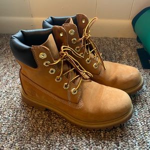 Women’s Timberlands Size 7